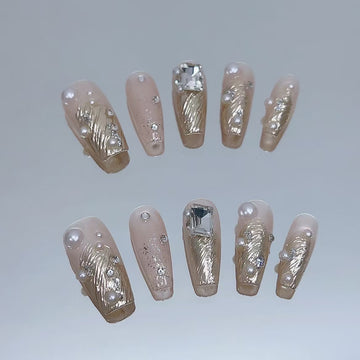 Pearl Elegance - Leah Nail Queen