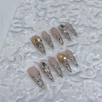 Amber Bloom - Leah Nail Queen