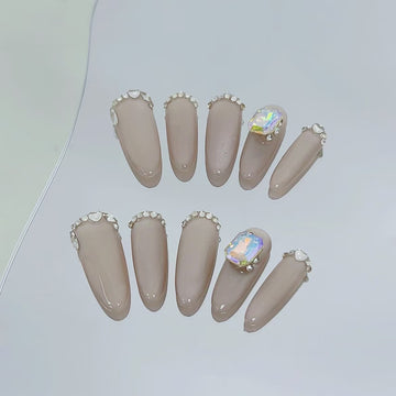 La Luna - Leah Nail Queen