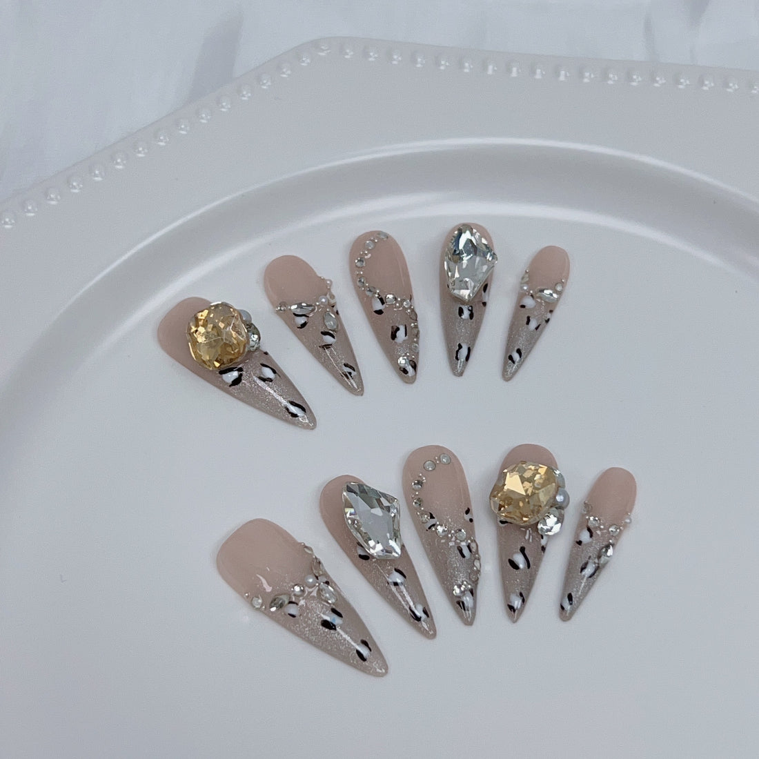 Amber Bloom - Leah Nail Queen