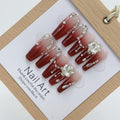 La Reine - Leah Nail Queen
