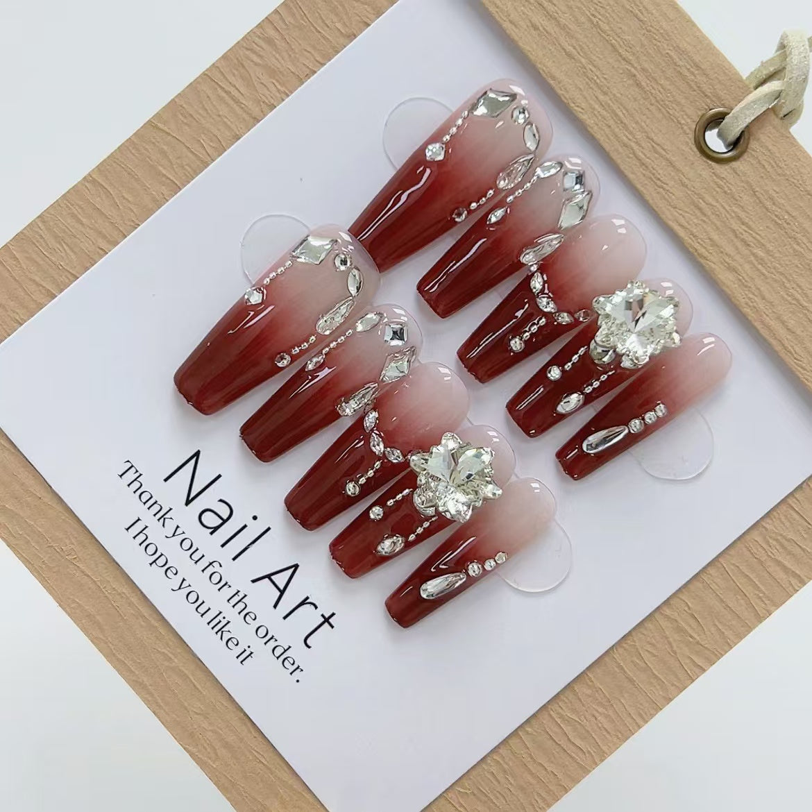 La Reine - Leah Nail Queen