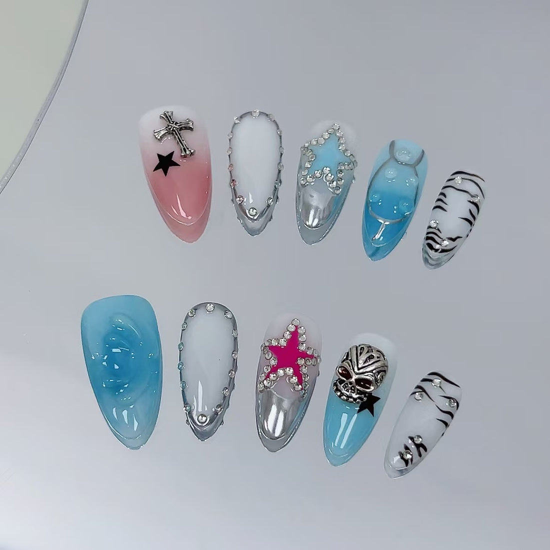 Witches Curse - Leah Nail Queen