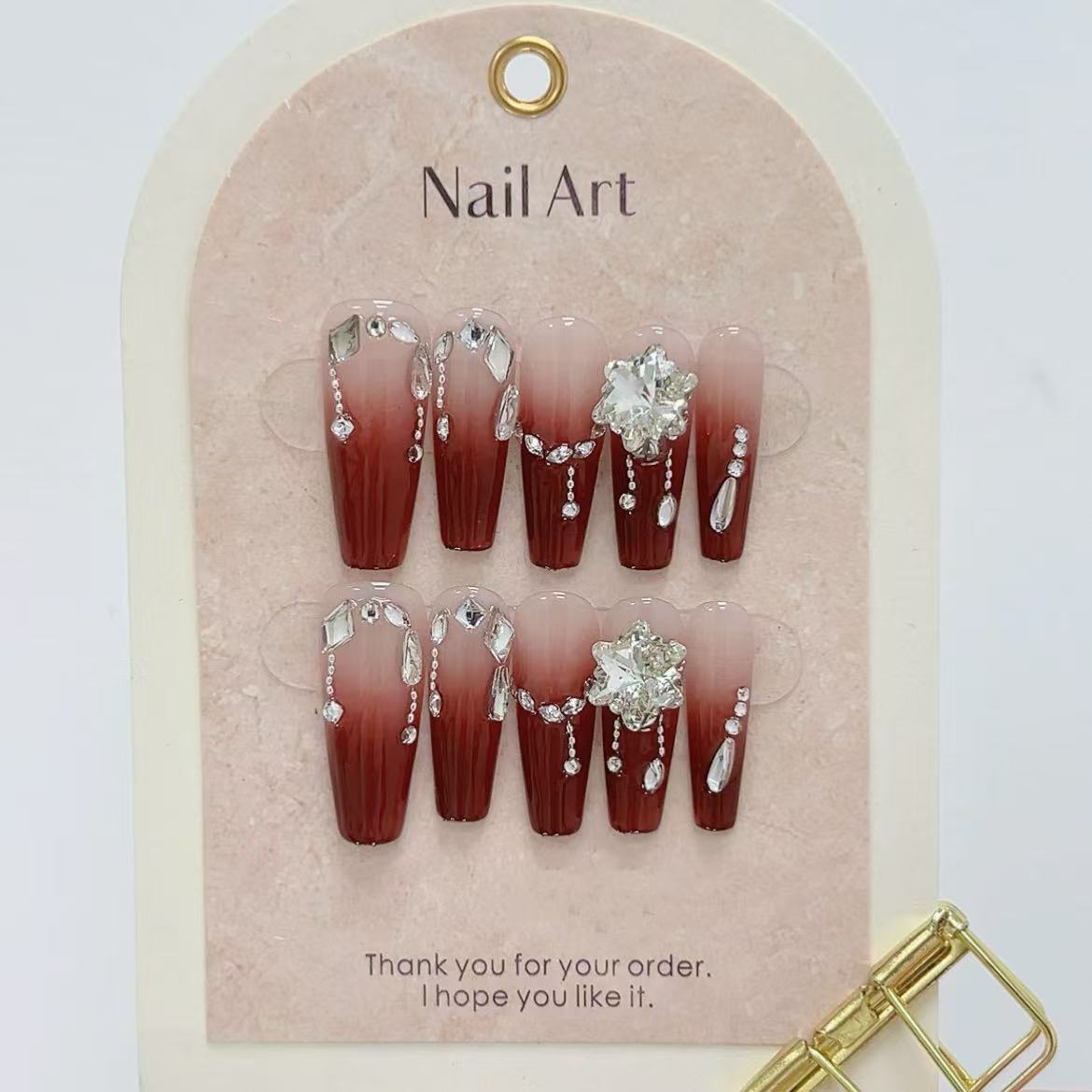 La Reine - Leah Nail Queen